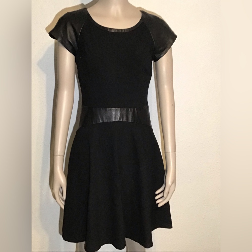 Diane Von Furstenburg black leather trim dress size 2